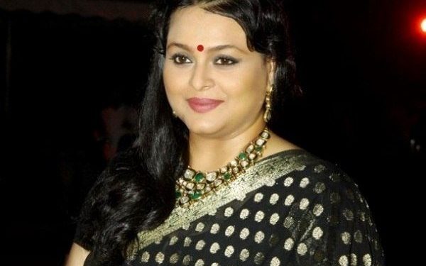 Shilpa Shirodkar हाइट Weight उम्र पति Biography in Hindi Shilpa Shirodkar