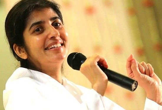 Shivani Verma Brahma Kumari उम्र पति परिवार Biography in Hindi BK Shivani Verma