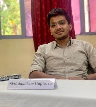 Shubham Gupta IAS उम्र गर्लफ्रेंड परिवार Biography in Hindi Shubham Gupta