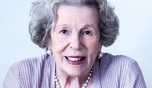 Simone Tata उम्र Caste पति बच्चे परिवार Biography in Hindi Simone Tata Photo