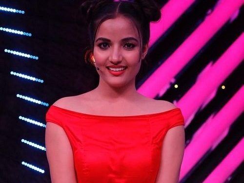 Siri Hanumanth हाइट उम्र बॉयफ्रेंड परिवार Biography in Hindi Siri Hanumanth