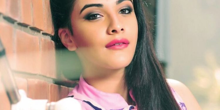 Tanishka Kapoor Actress उम्र बॉयफ्रेंड परिवार Biography in Hindi Tanishka Kapoor