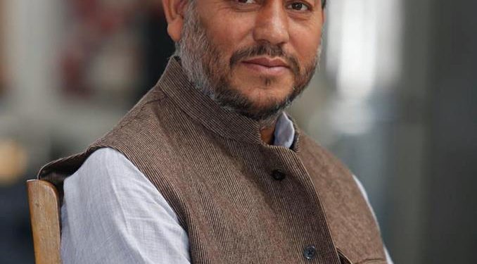 Tirath Singh Rawat उम्र Caste पत्नी बच्चे परिवार Biography in Tirath Singh Rawat