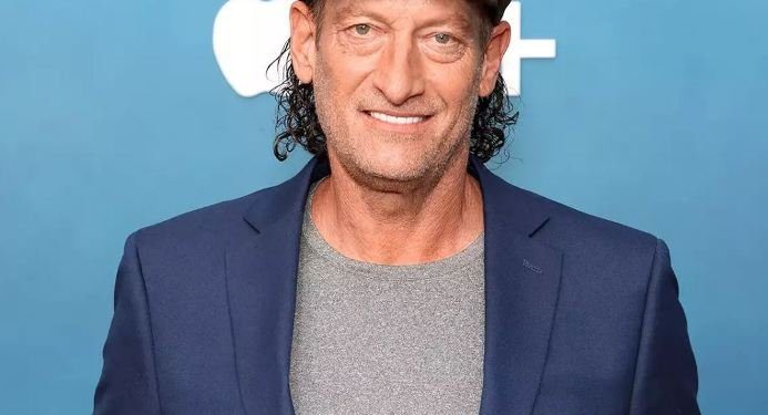 Troy Kotsur हाइट उम्र गर्लफ्रेंड पत्नी परिवार Biography in Hindi Troy Kotsur