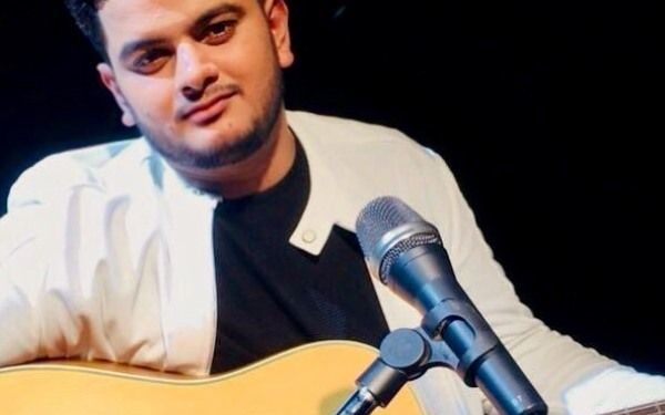 Vishal Mishra उम्र गर्लफ्रेंड पत्नी परिवार Biography in Hindi Vishal Mishra